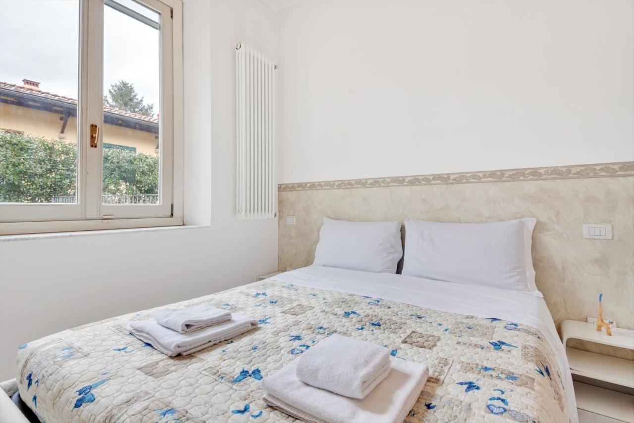 Coverciano Modern Apartment with Patio! 1