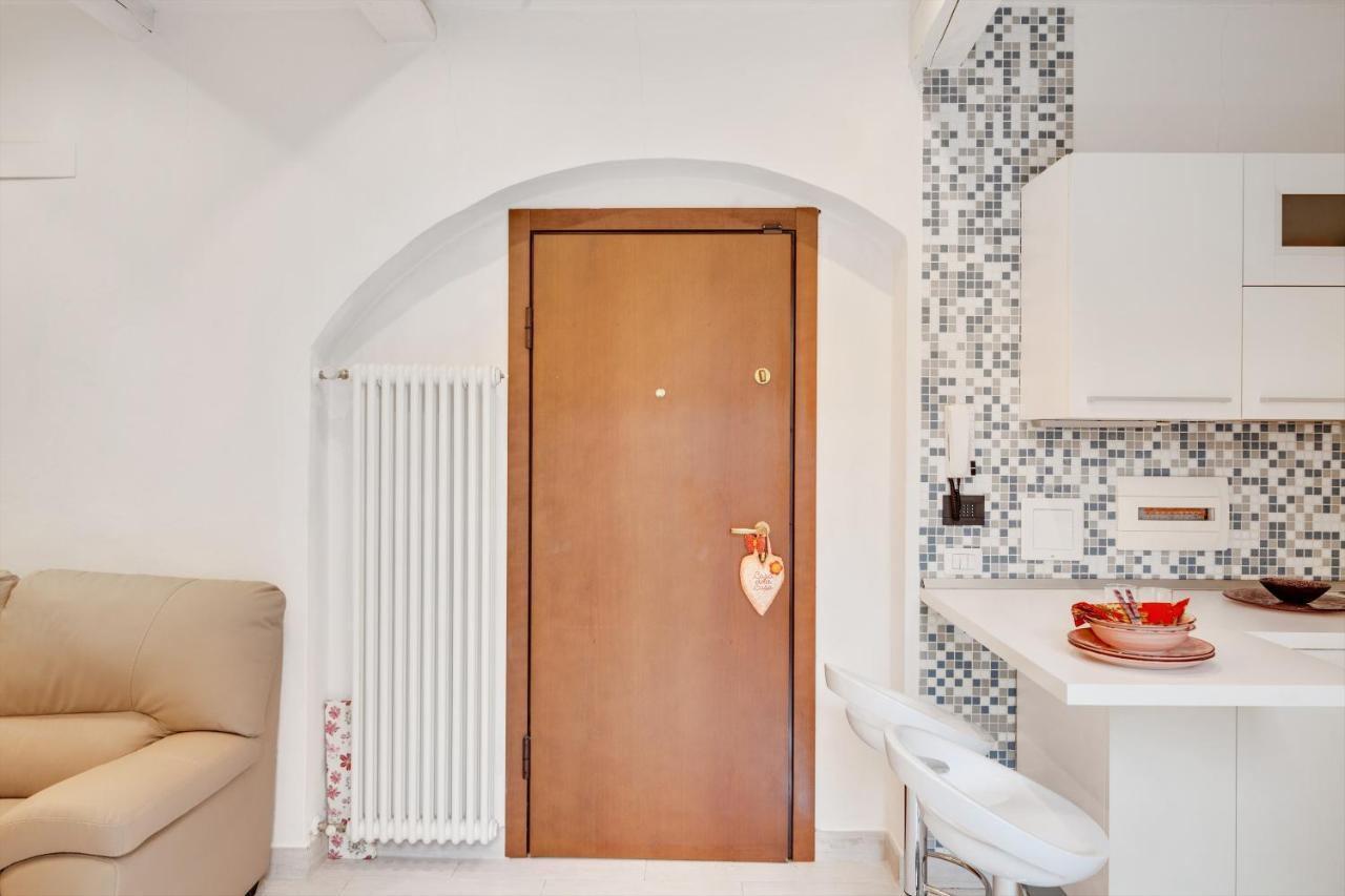 Coverciano Modern Apartment with Patio! 2