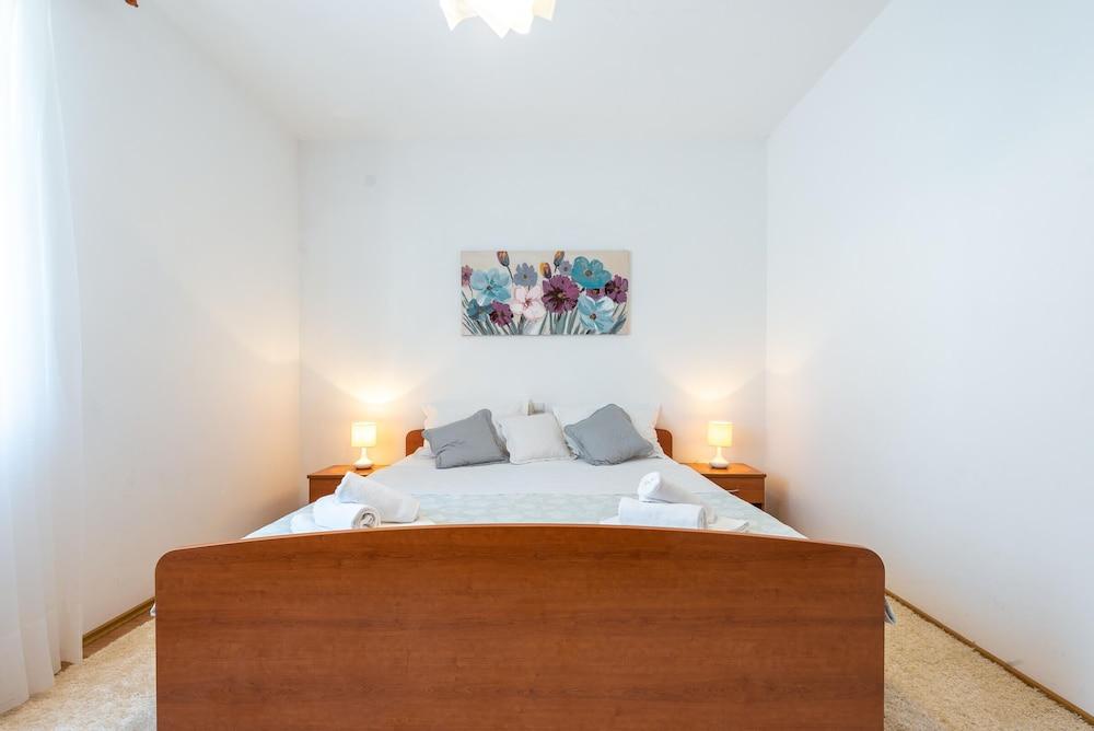 Apartment Jele 1