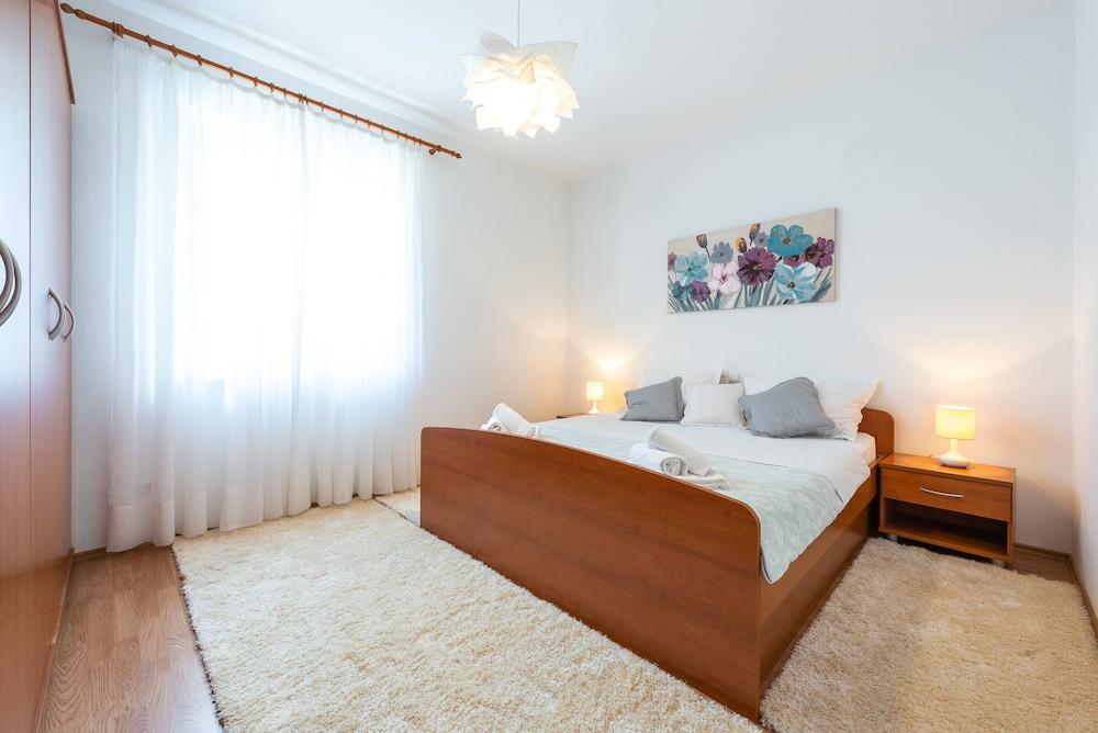 Apartment Jele 2