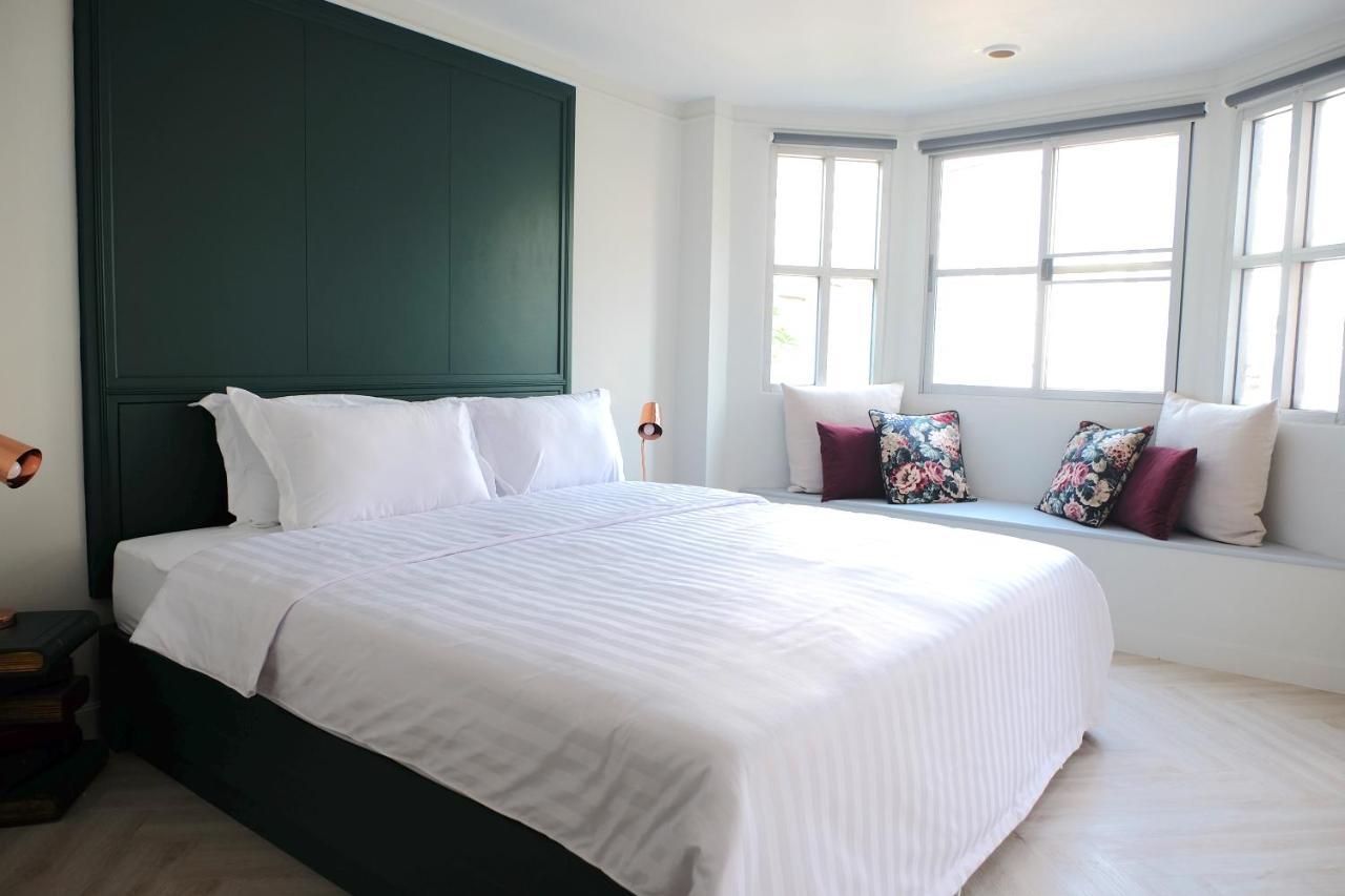 Silom Apartment Close To Bts +Wifi+Netflix