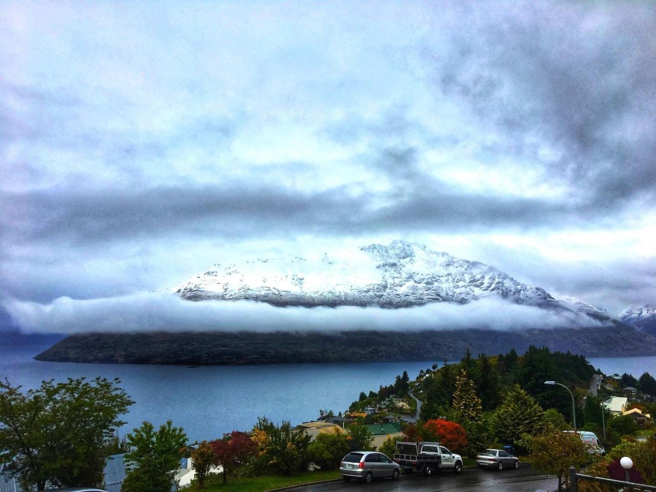 Awesomely Ambient Queenstown Home 1