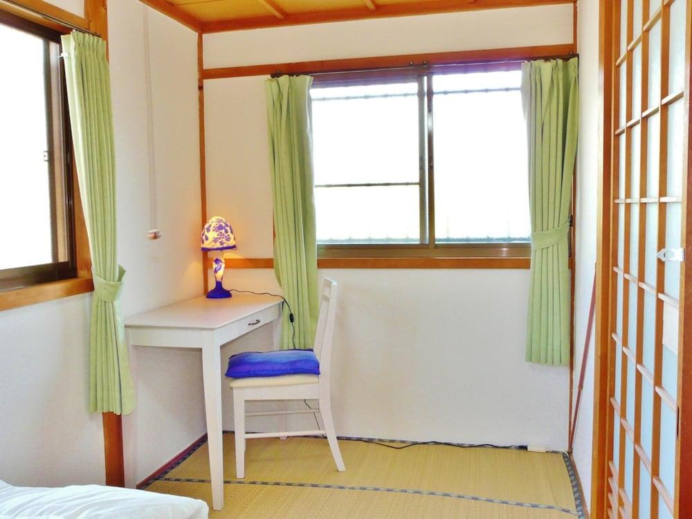 Takama Guest House - Hostel