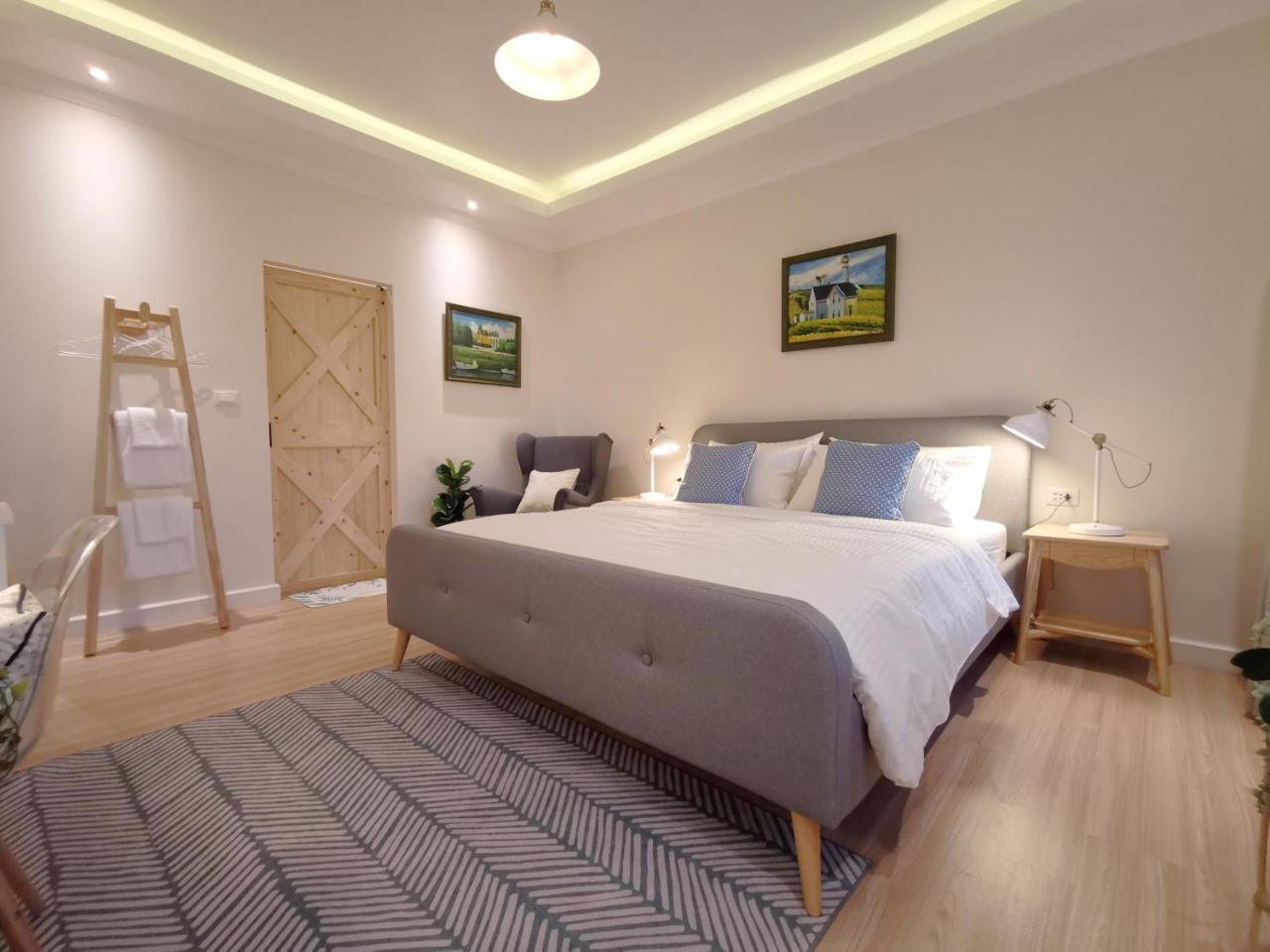 Double Bed Hotel 2