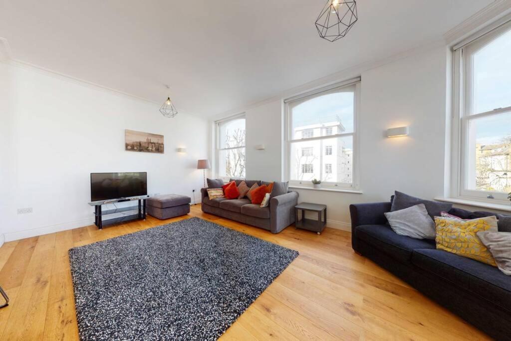 Superb 2 Bed Flat Camden 5 Min Walktube Station