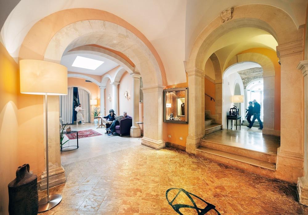Palazzo Artemide 1
