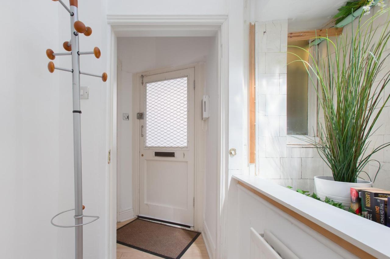 Stunning Flat with a Lovely Terrace Near King'S Road 2