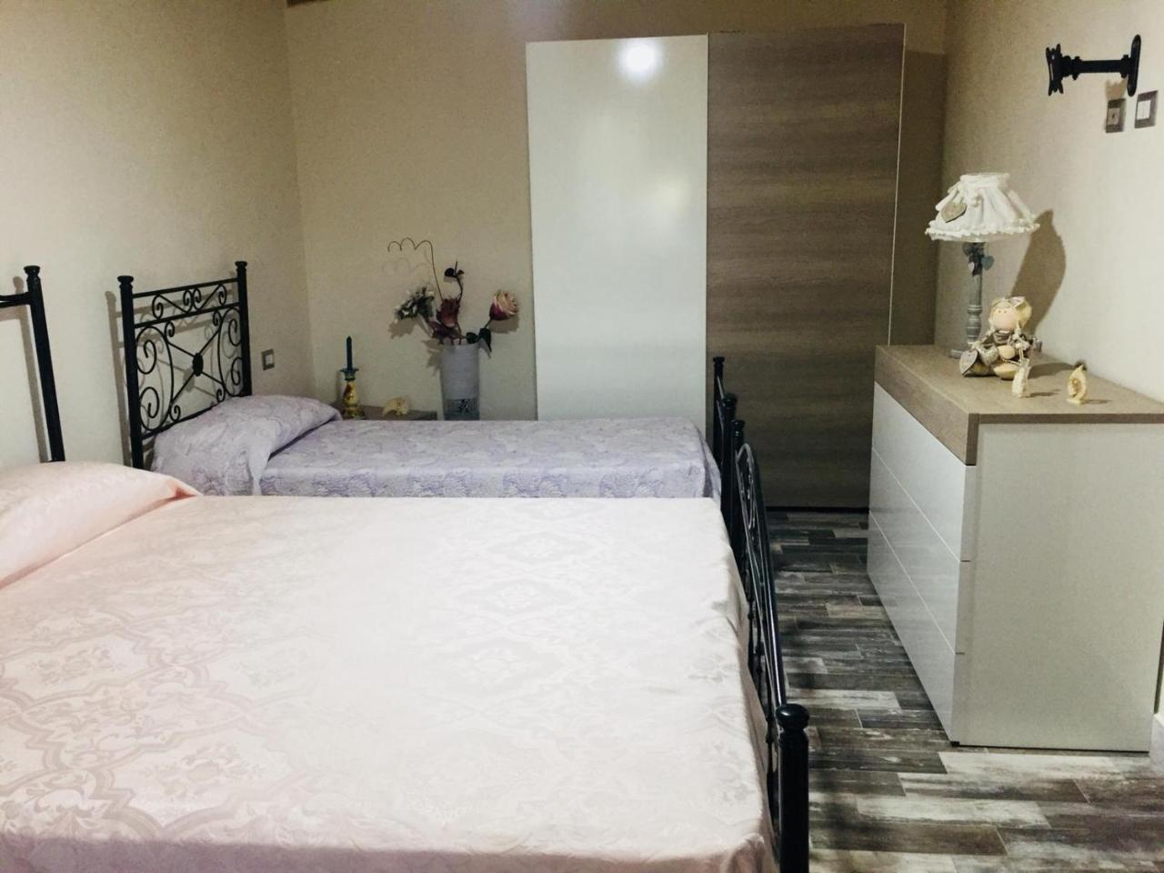 "The Cottage"With Sea View, Parking & Wifi 1