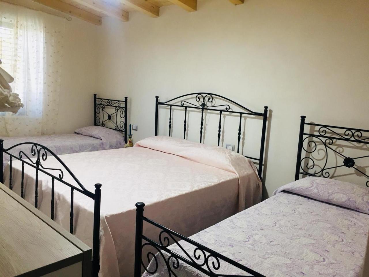 "The Cottage"With Sea View, Parking & Wifi 2