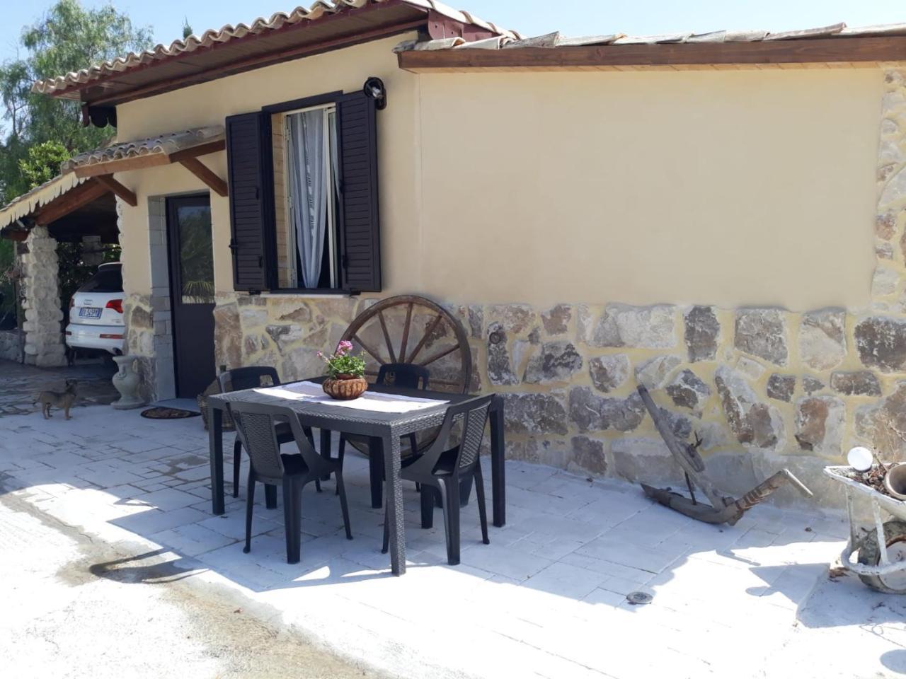"The Cottage"With Sea View, Parking & Wifi