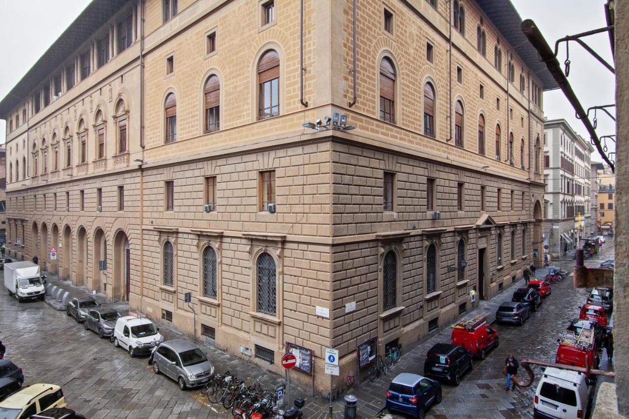 Porta Rossa Apartments Near Ponte Vecchio