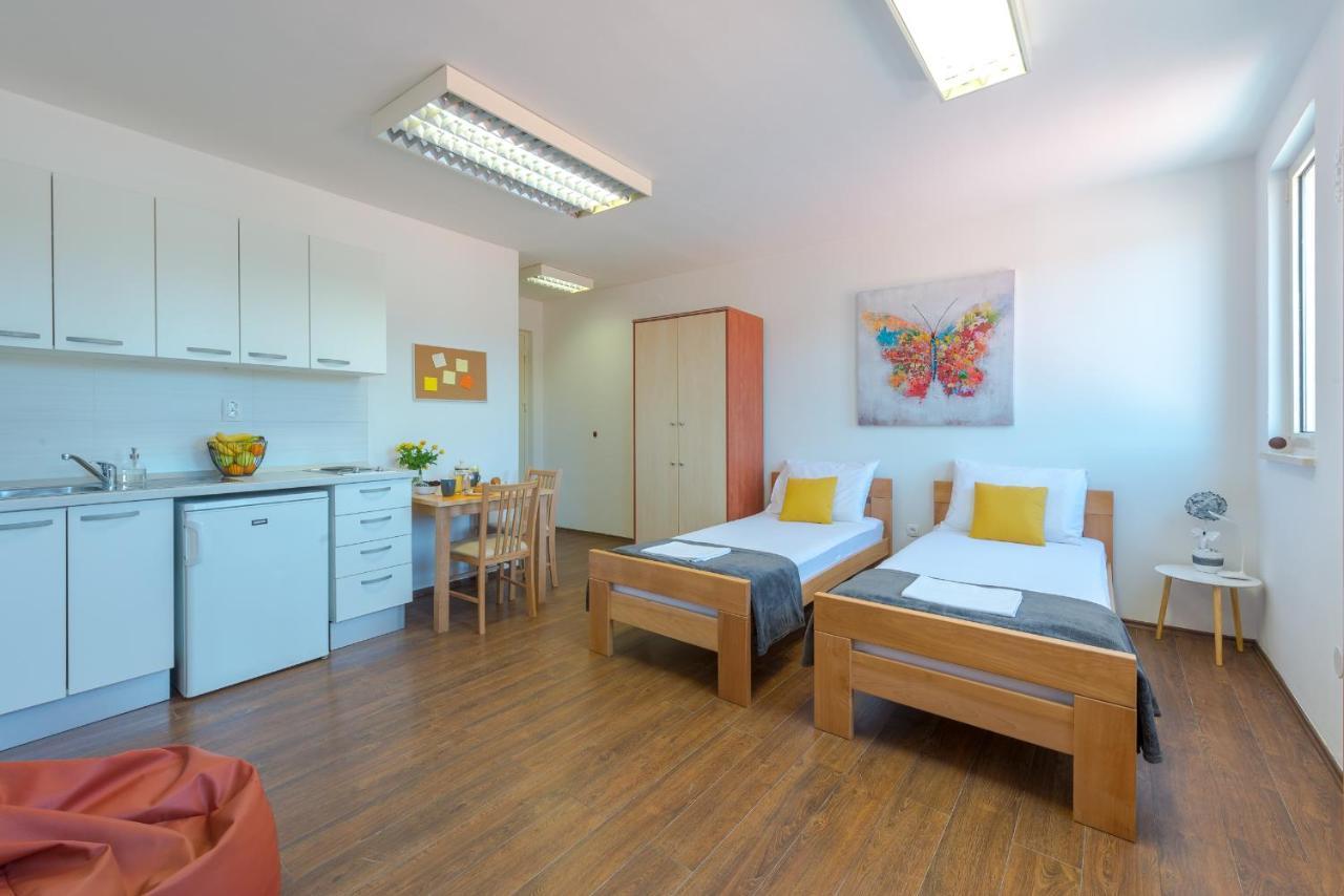 Studio Apartment Ivona 2