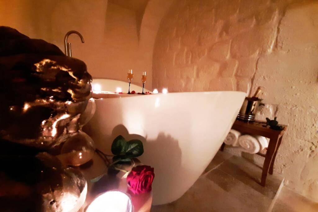 Guernica Apartment Paris Montmartre