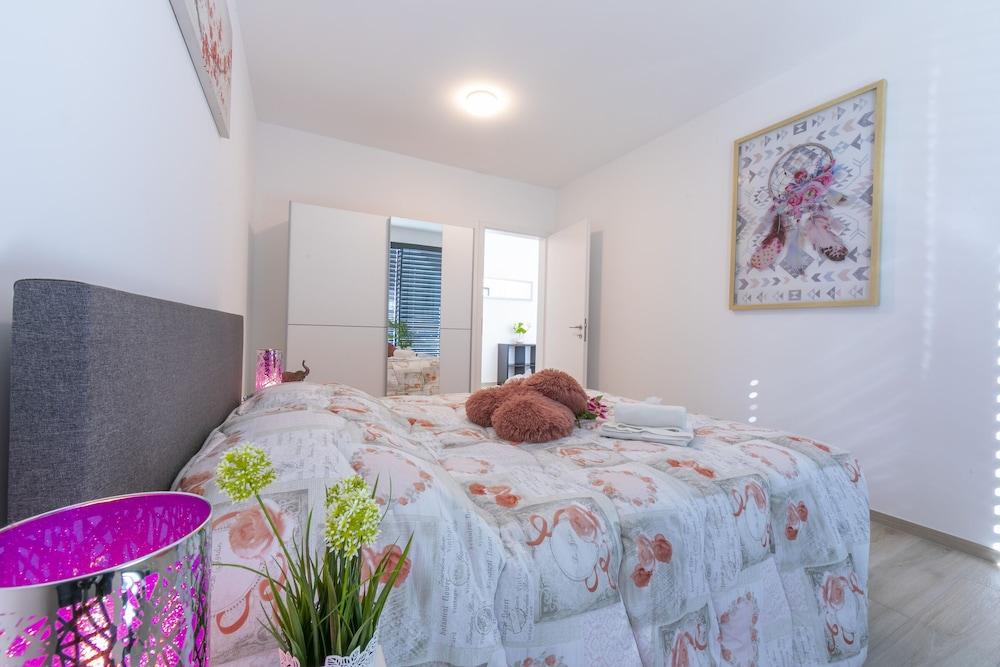 Charming Home 2