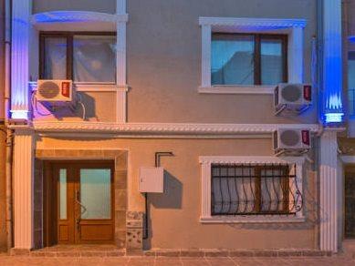 Merot Suites
