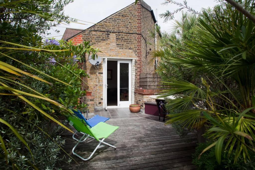 Light And Bright Apartment: 2 Double Bedrooms with Ensuite Facilities 1