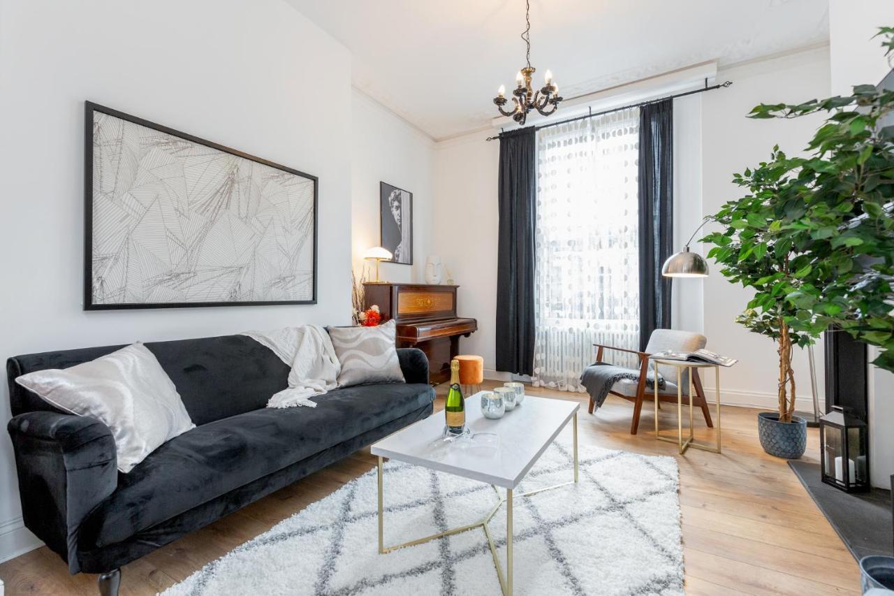 Elegant 3bed Apartment in Kensington Olympia