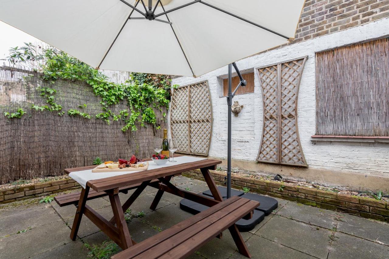 Elegant 3bed Apartment in Kensington Olympia 2