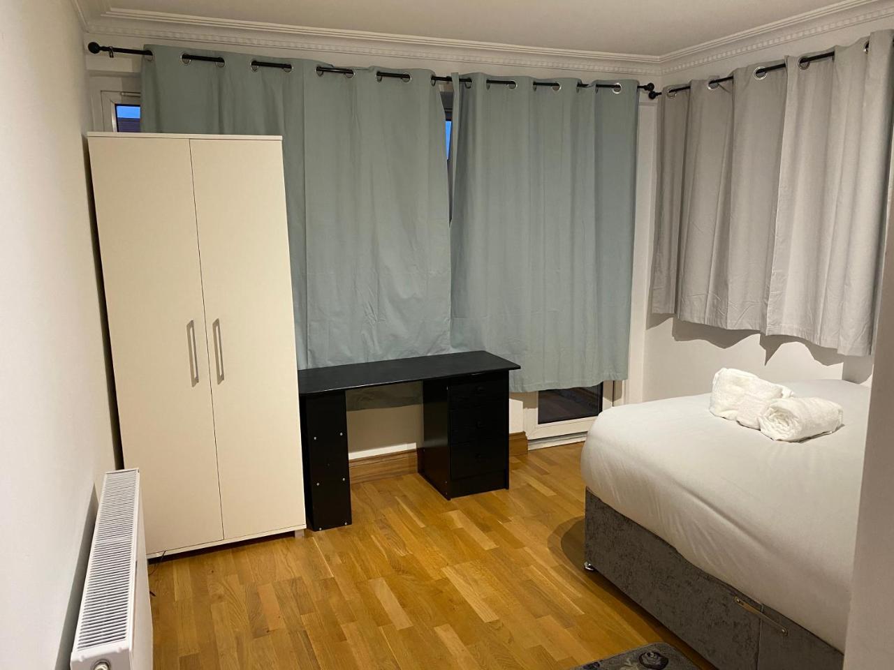 Lovely 3-Bed Apartment in Central London 2
