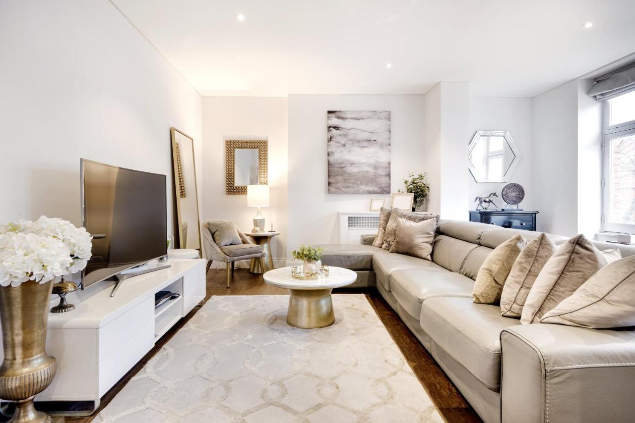 Stunning Clarendon Court Apartment 1