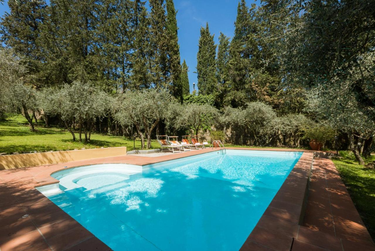 Villa in Private Estate,Shared Pool,Parking,3km To Ponte Vecchio