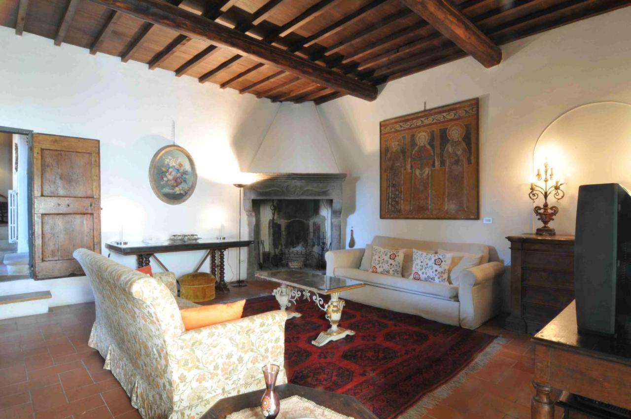 Villa in Private Estate,Shared Pool,Parking,3km To Ponte Vecchio 1