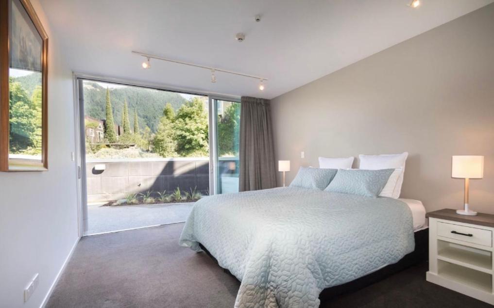 Travellers Delight Queenstown Hill 1