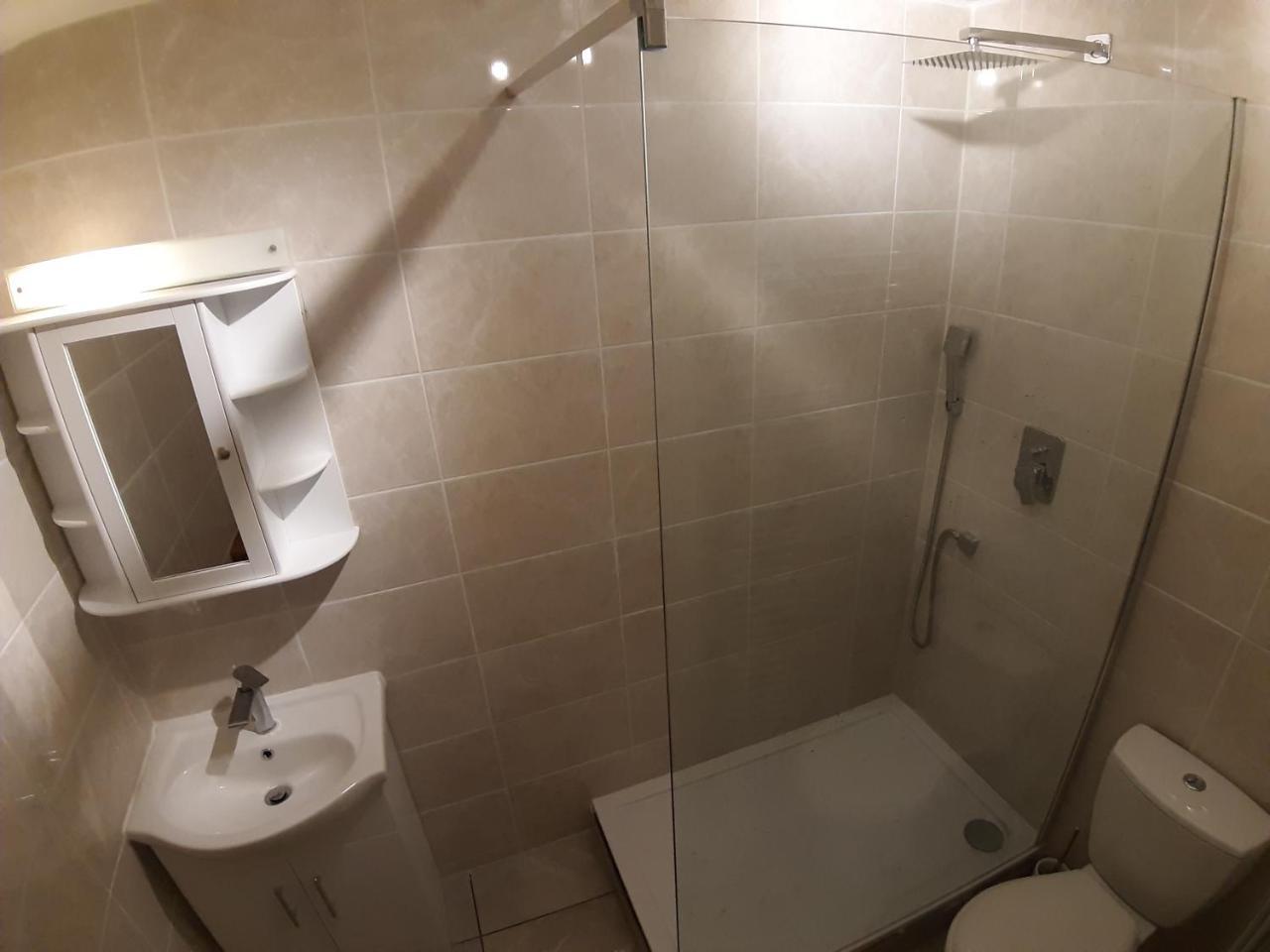Canary Wharf Apartment 1