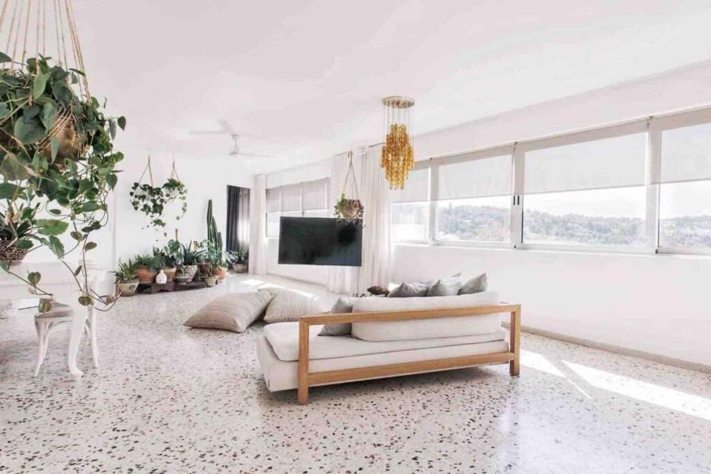 Spacious Loft with Acropolis View!