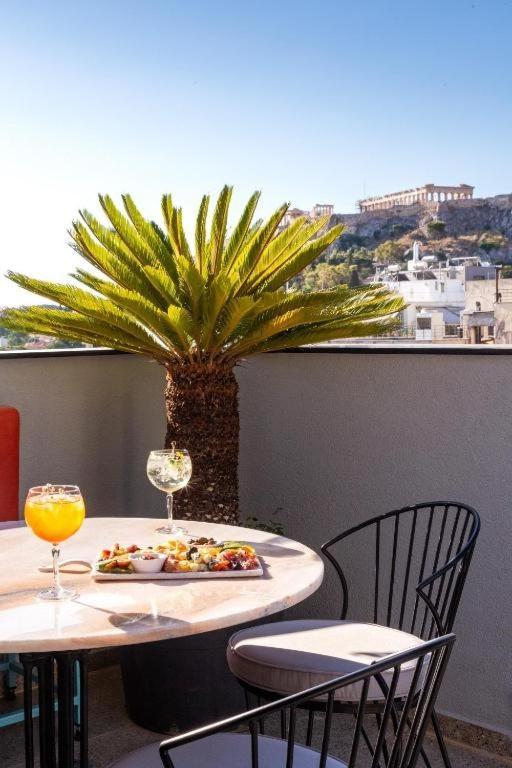 Athens Ivy (Adults only)