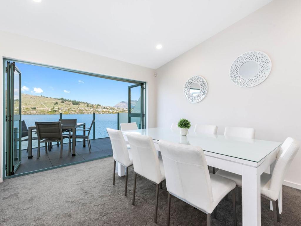 Lakefront Living at Remarkables Retreat 2