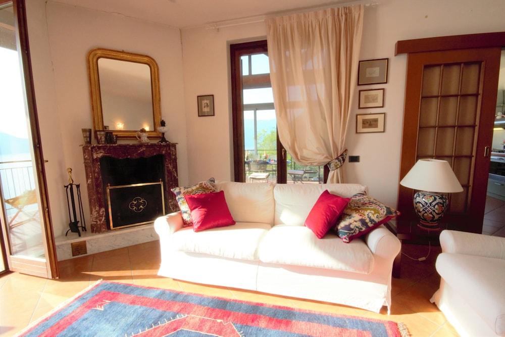 Pognana Luxury Apartment N.2 - 4 People