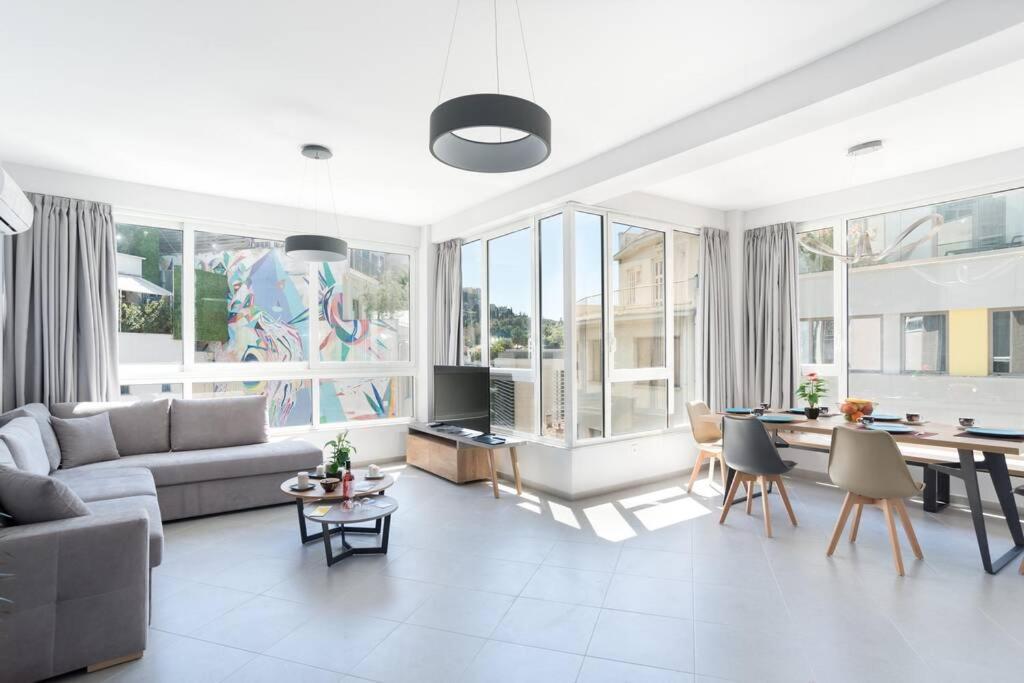 Brand New Apt with Acropolis View in Monastiraki