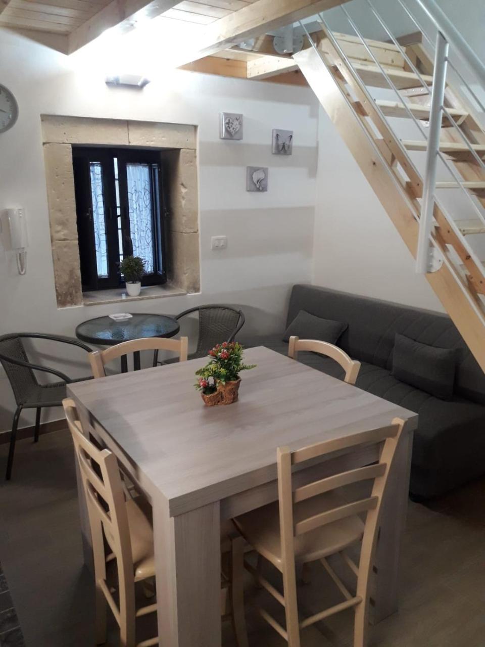 Il Cortile Della Patrona 1
