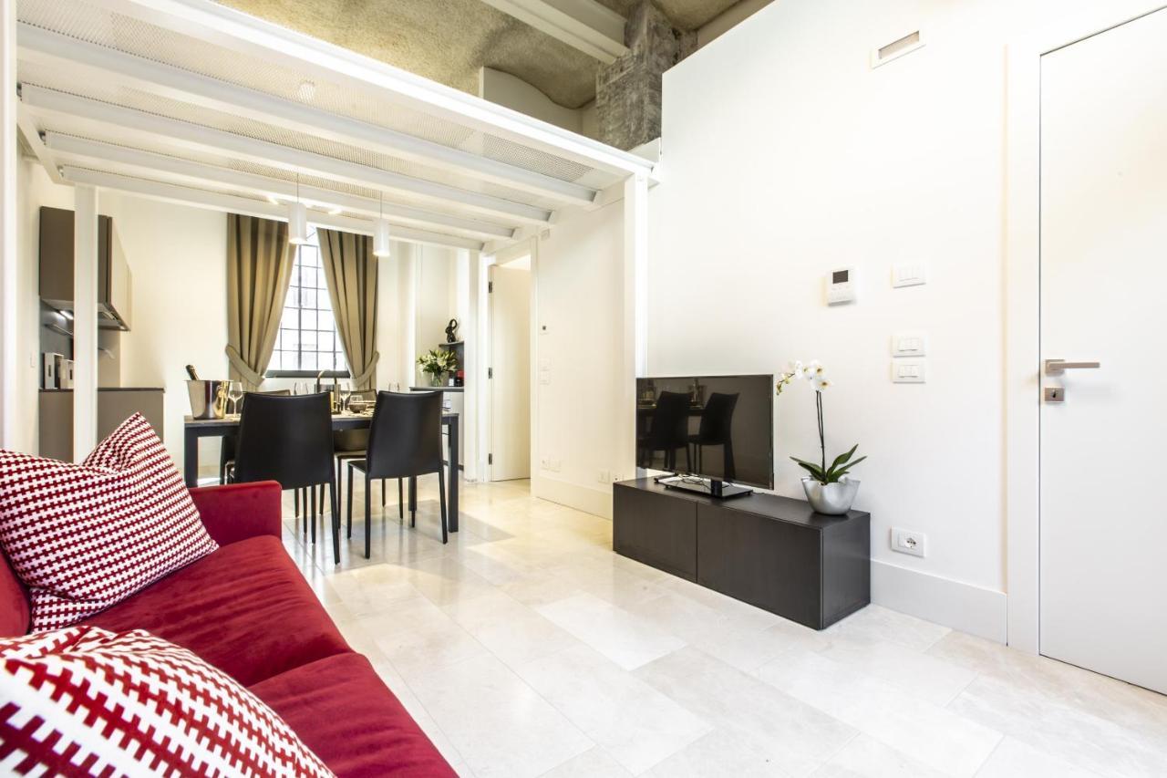 Elegant Fornasa Vecia, Canal View with a Beautiful Garden R&R 2