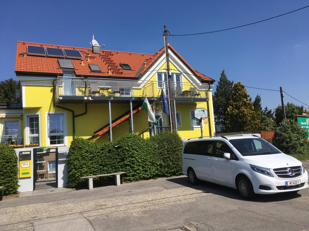 Ajo Vienna Balcony - Contactless Check-In