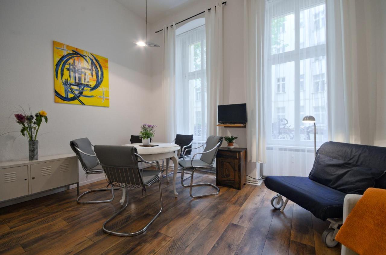 Quiet Courtyard Apartment (Pb1)