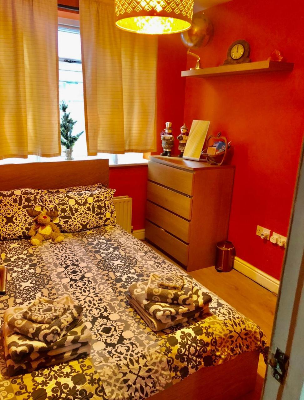 Private Room Near Excel