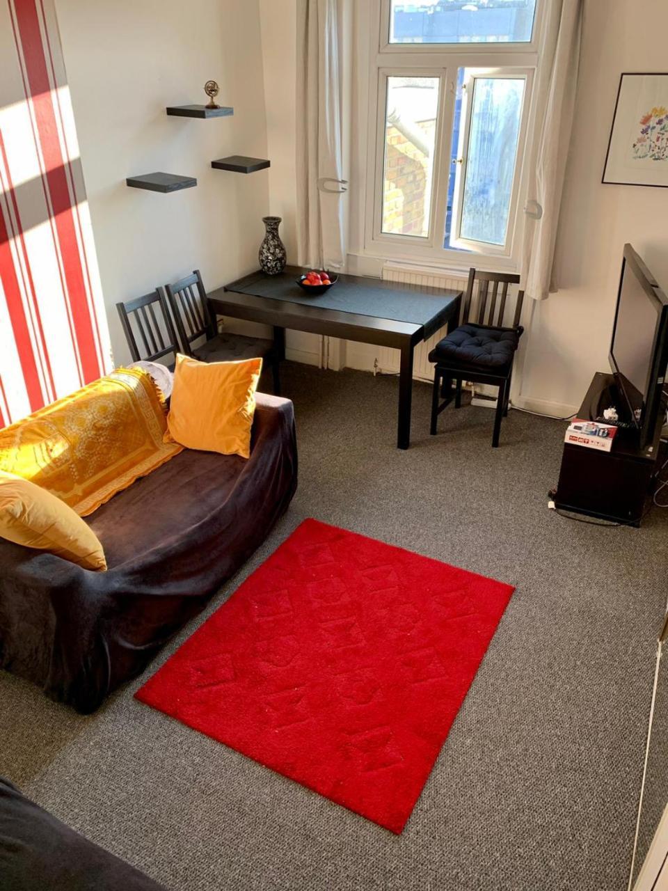 69 Gloucester Terrace, Flat 19 1