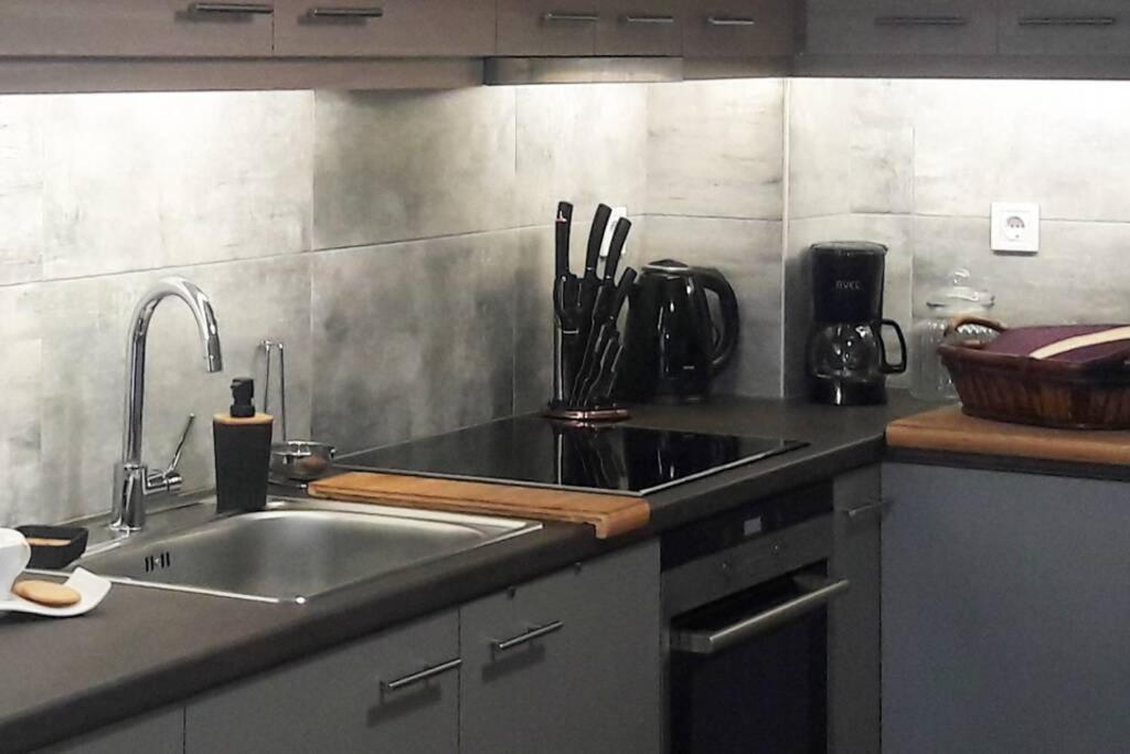 Elegant & Charming Apt. in the Hilton Area