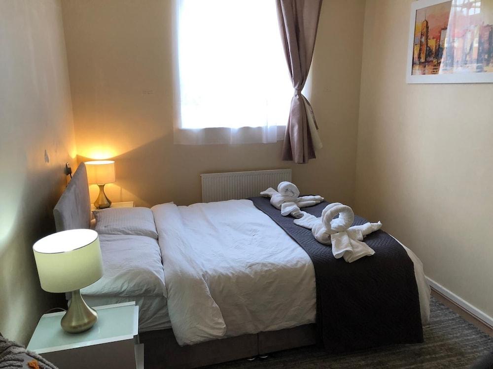 Entire Flat Very Comfortable 1 Bedroom London 1