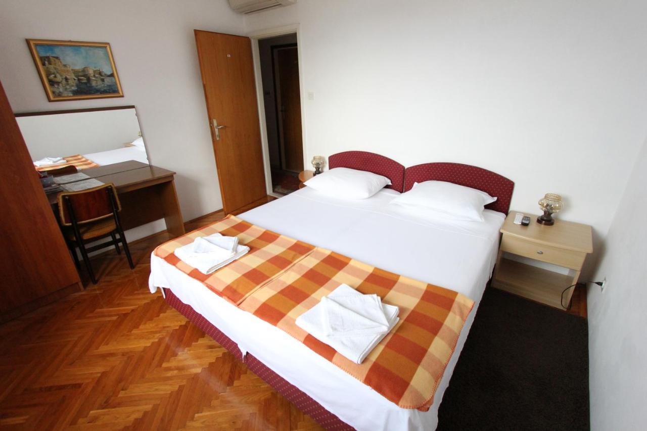 Rooms Vjera