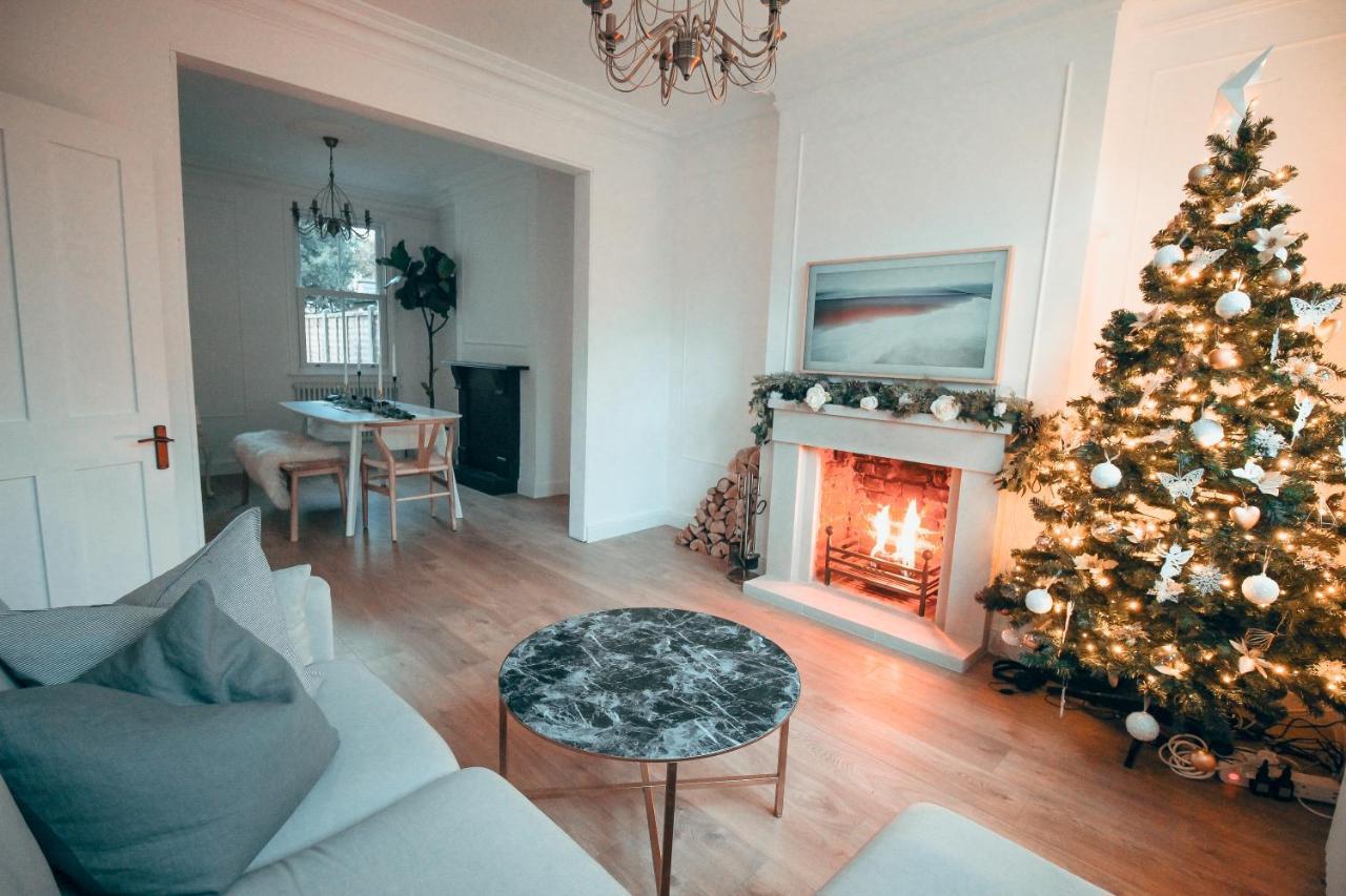 Stunning & Cosy Traditional Victorian House in Stratford, London 2