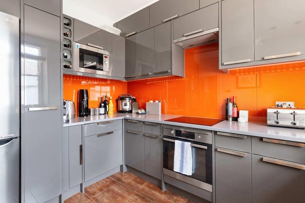 Chic Victorian House Near London Bridge 2