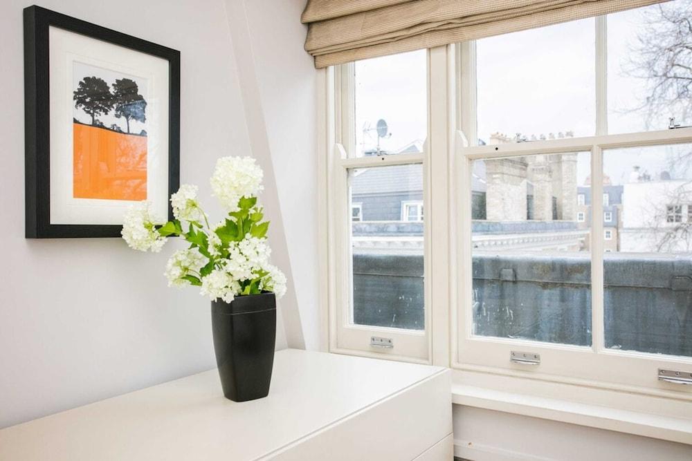 Bright And Modern 1 Bedroom Flat Knightsbridge 1