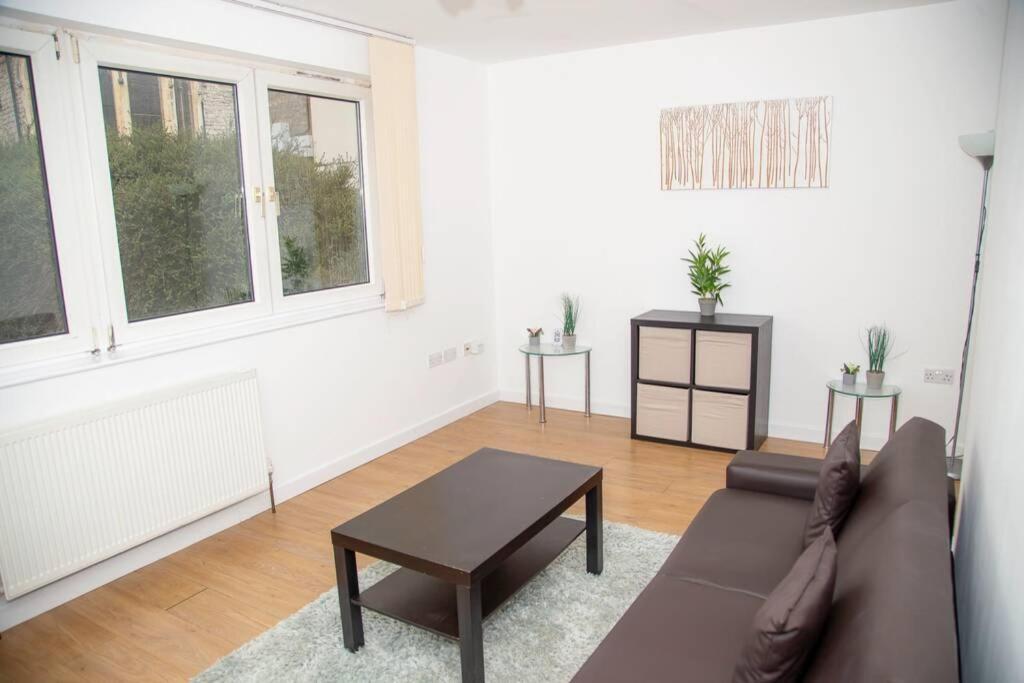 Shoreditch Hoxton Large 3 Bed Garden Flat Free Parking Aor Only