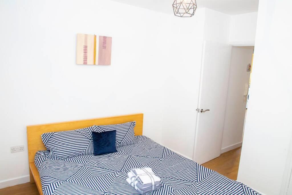 Shoreditch Hoxton Large 3 Bed Garden Flat Free Parking Aor Only 2