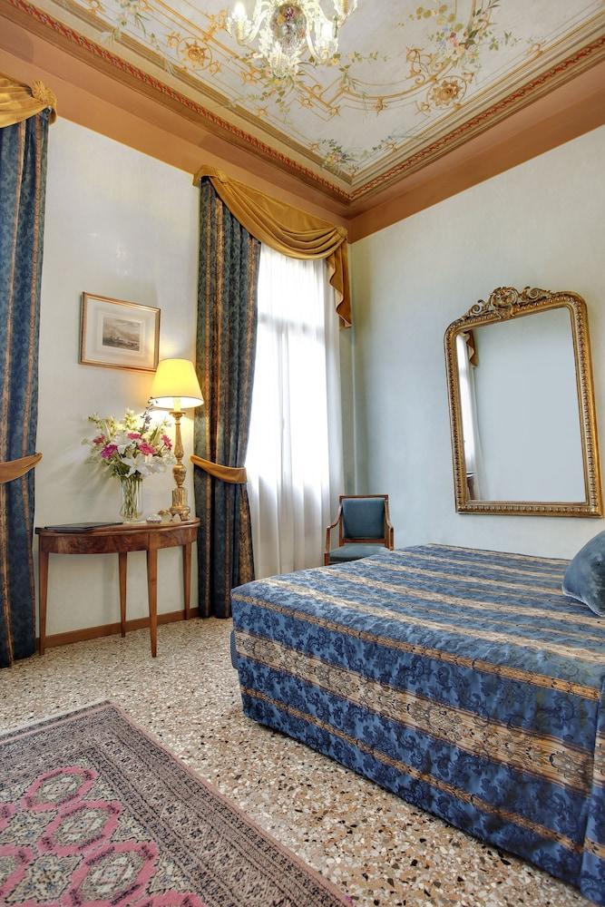 Palazzo Schiavoni Residenza D’Epoca 2