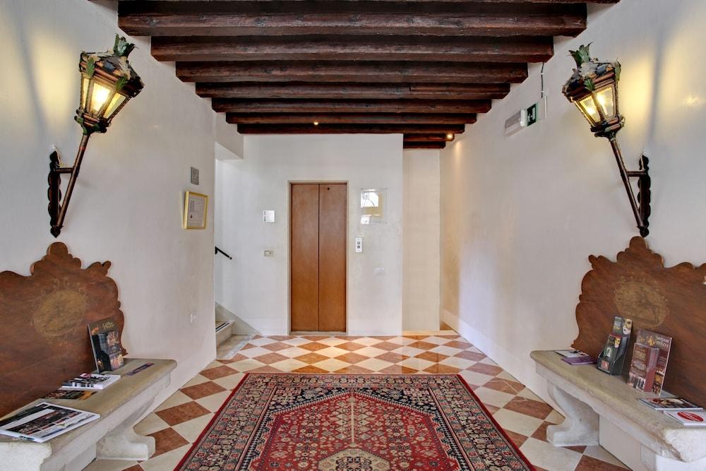 Palazzo Schiavoni Residenza D’Epoca