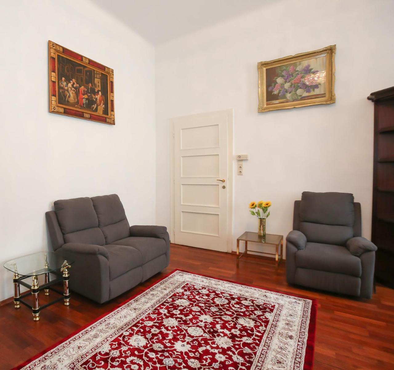 Apartments Opera